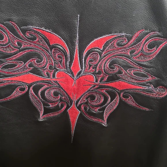 Harley-Davidson Black Leather Jacket with Red Design - Picture 3 of 13